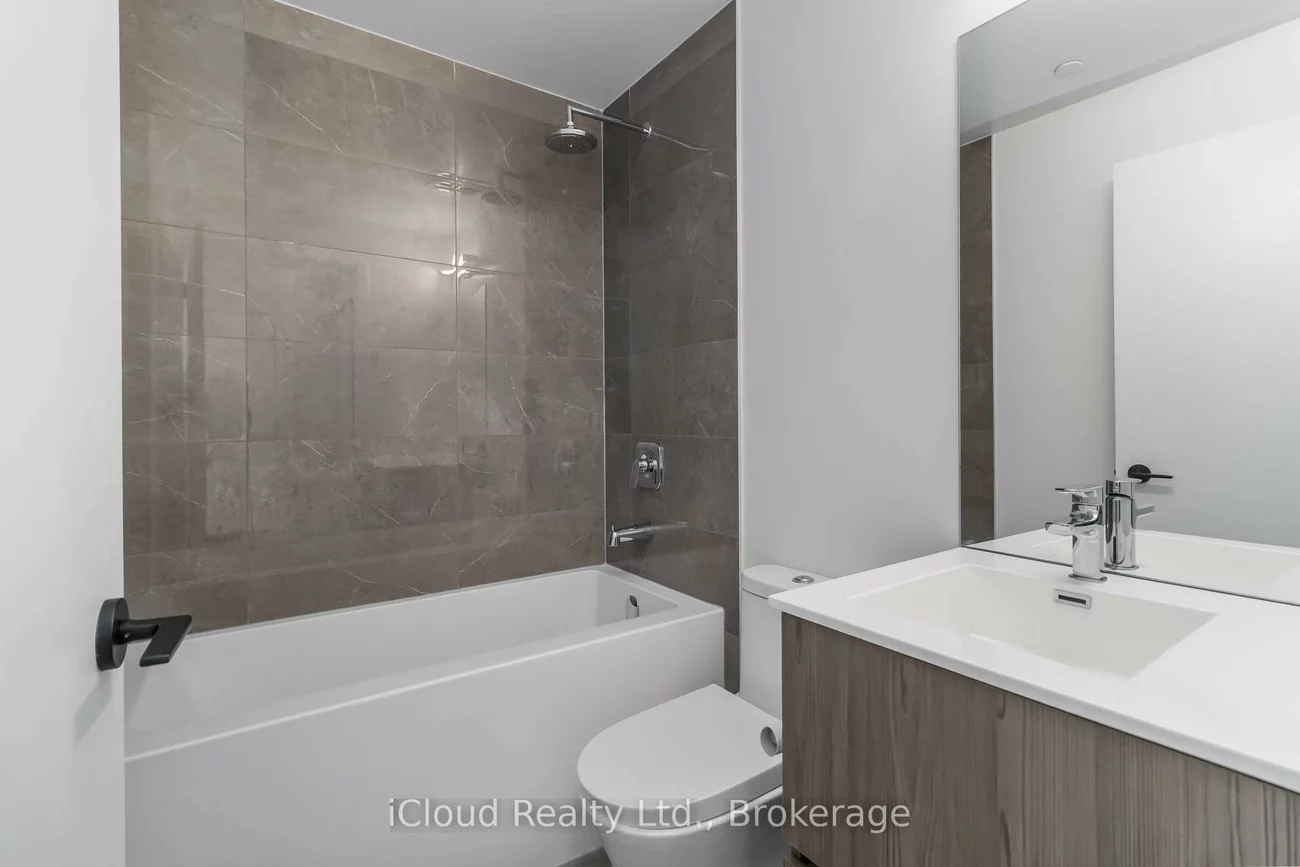 220, Missinnihe, Port Credit, Mississauga