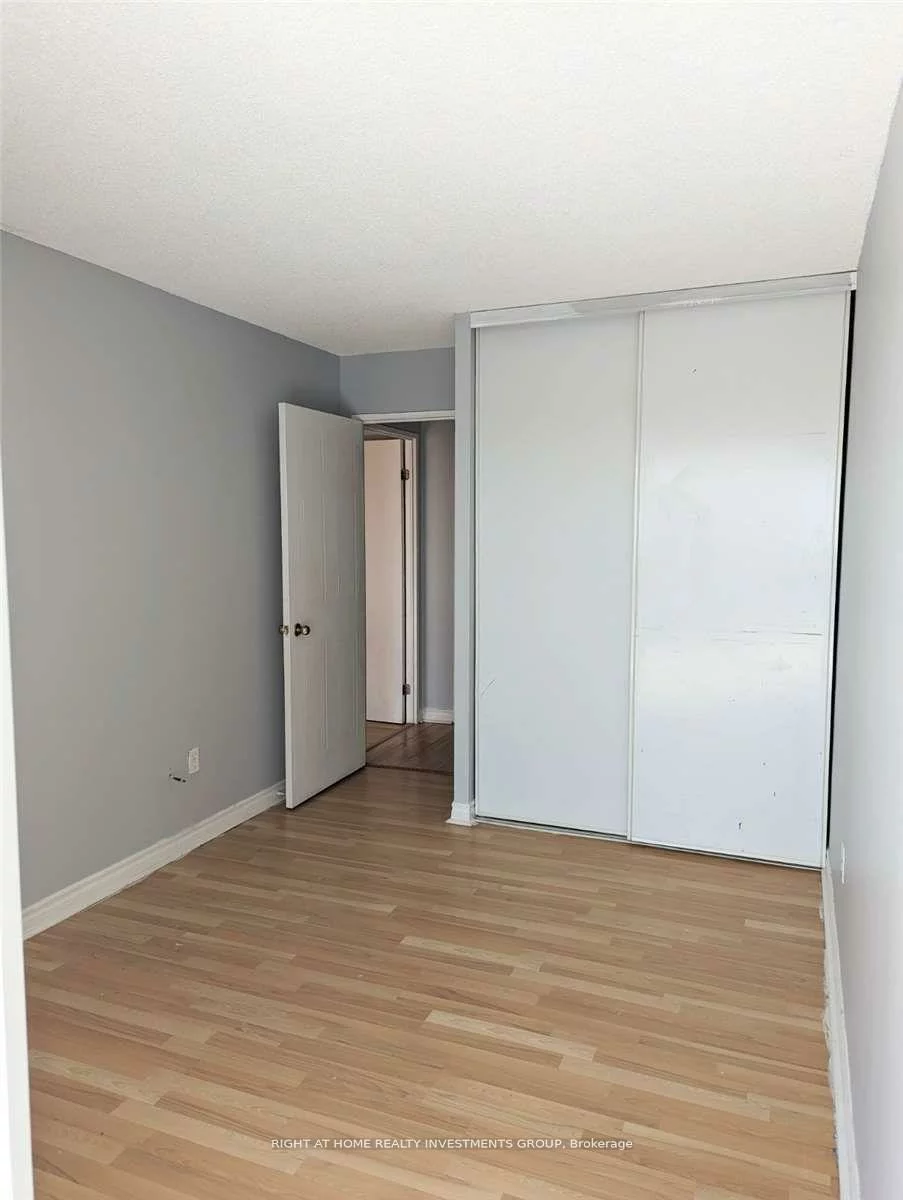 350, Webb, City Centre, Mississauga