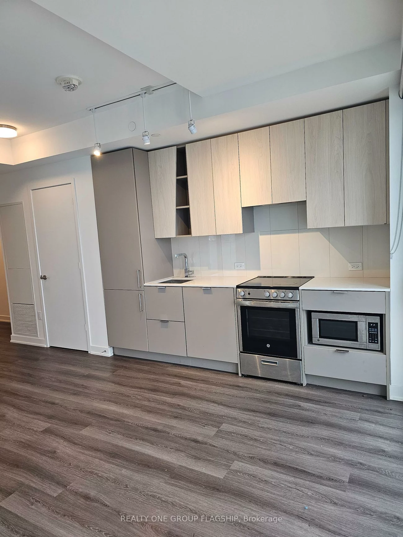 3883, Quartz, City Centre, Mississauga