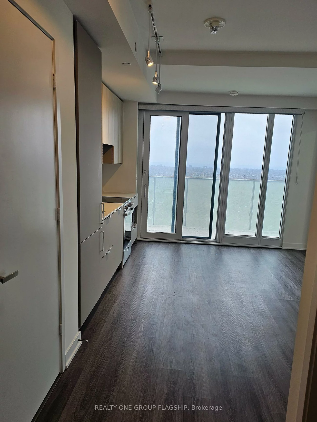3883, Quartz, City Centre, Mississauga