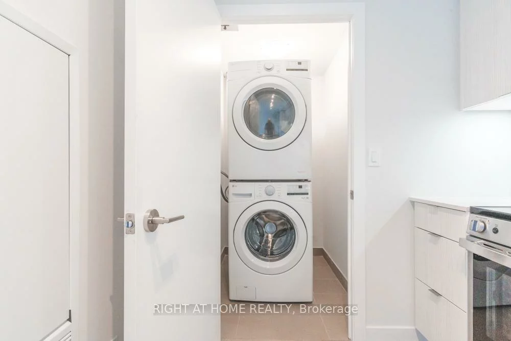 4130, Parkside Village, Creditview, Mississauga