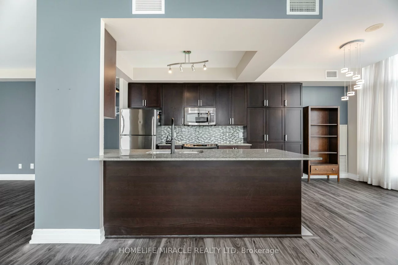 225, Webb, City Centre, Mississauga