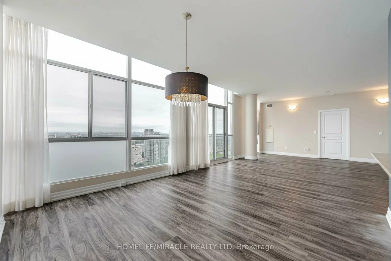 225, Webb, City Centre, Mississauga