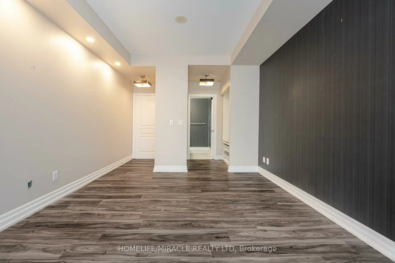 225, Webb, City Centre, Mississauga