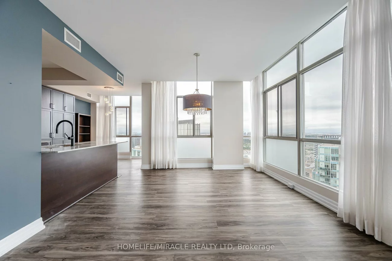 225, Webb, City Centre, Mississauga