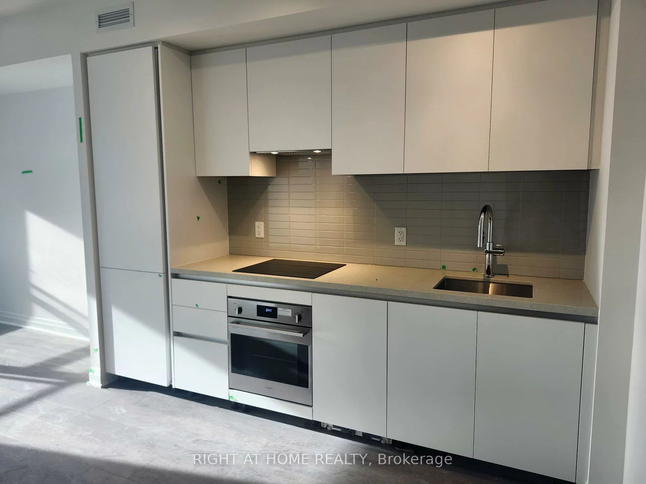 4015, The Exchange, City Centre, Mississauga