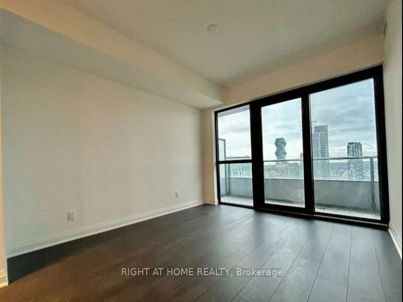 4015, The Exchange, City Centre, Mississauga