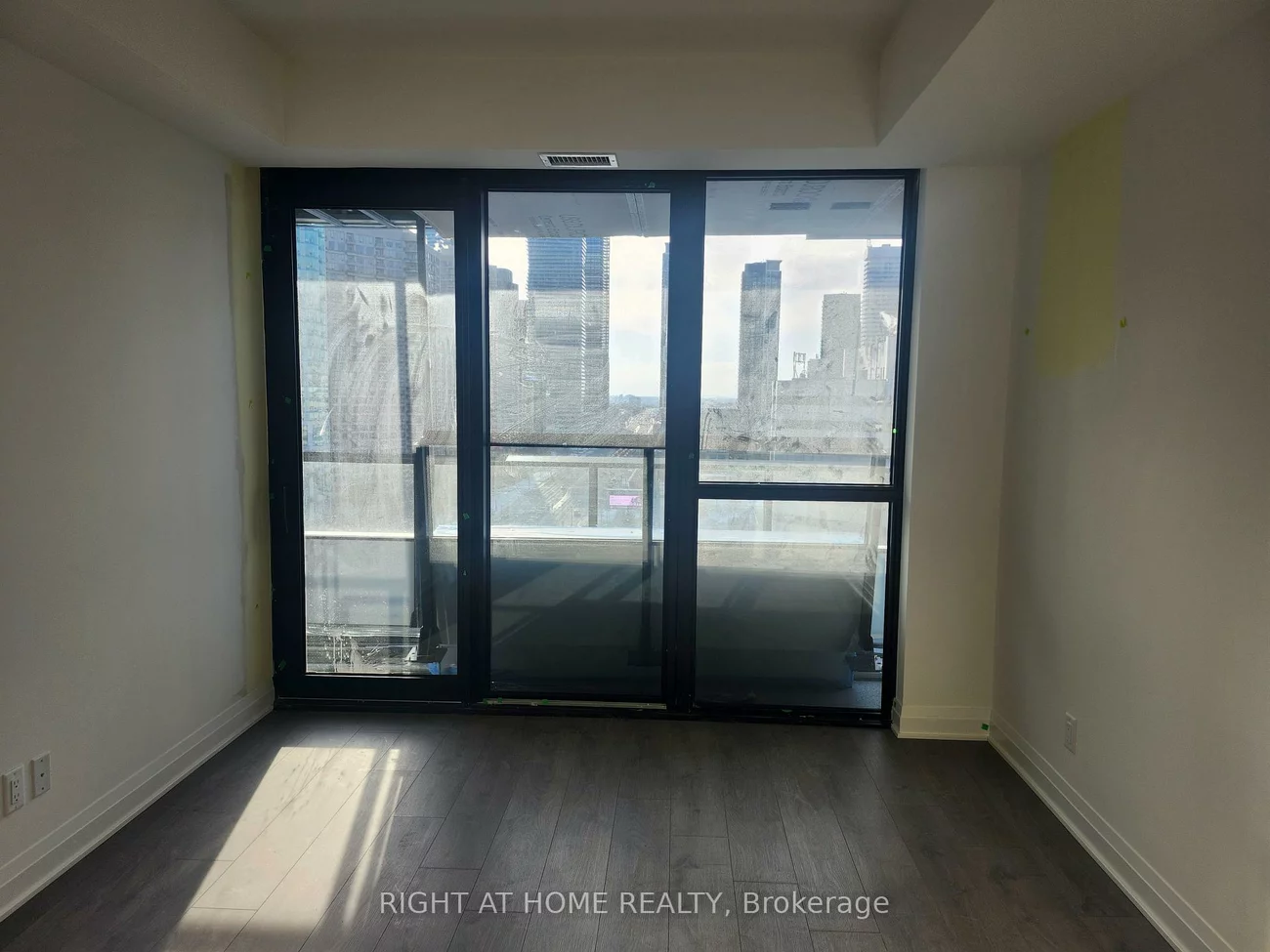 4015, The Exchange, City Centre, Mississauga