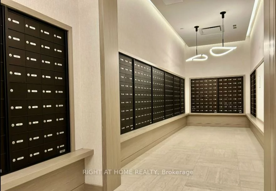 4015, The Exchange, City Centre, Mississauga