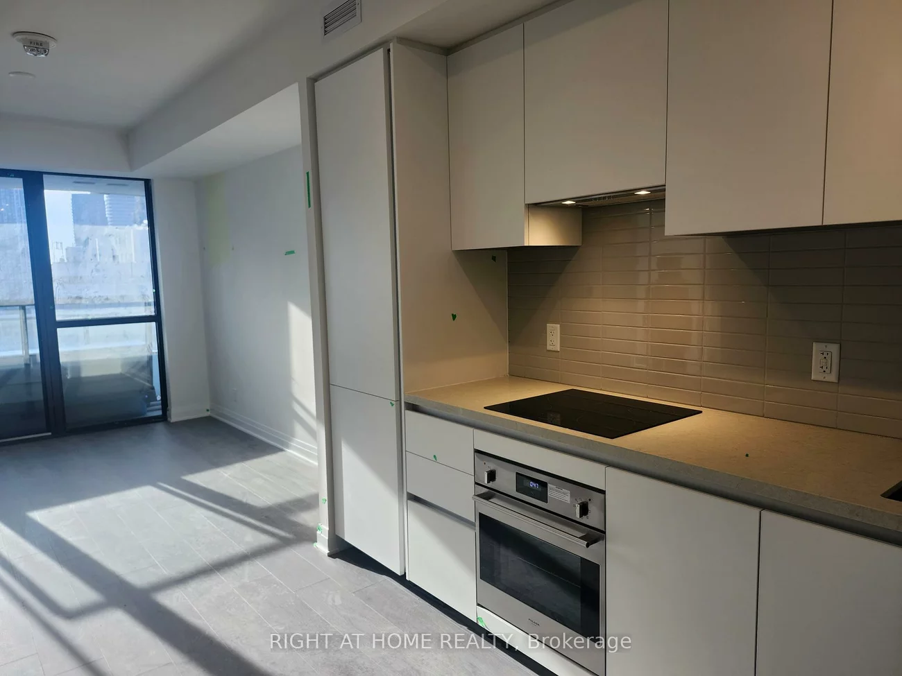 4015, The Exchange, City Centre, Mississauga