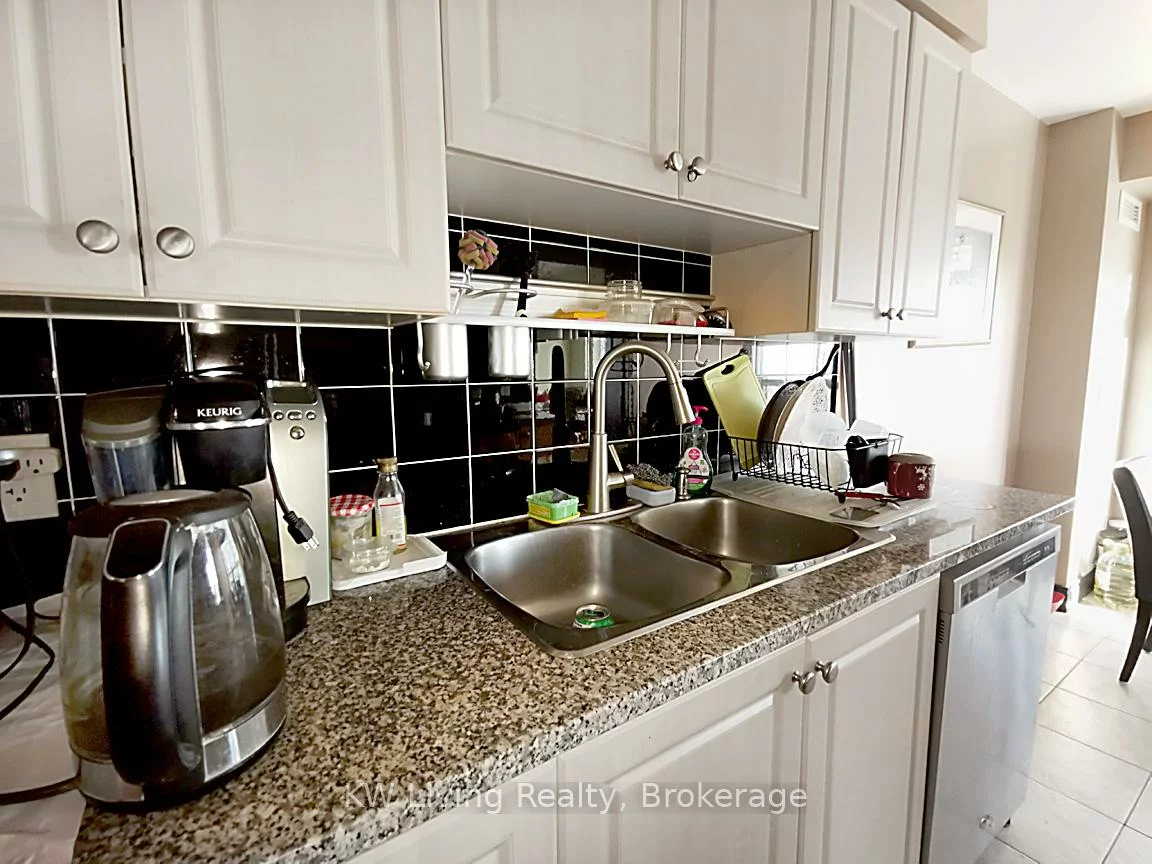 335, Rathburn, City Centre, Mississauga