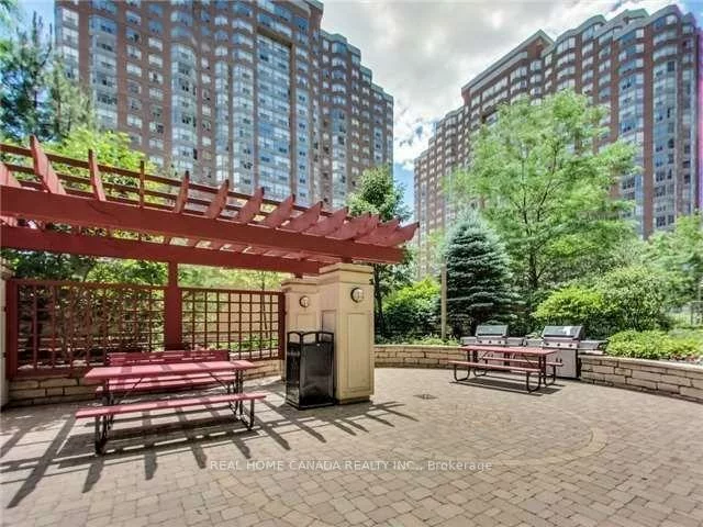 310, Burnhamthorpe, City Centre, Mississauga