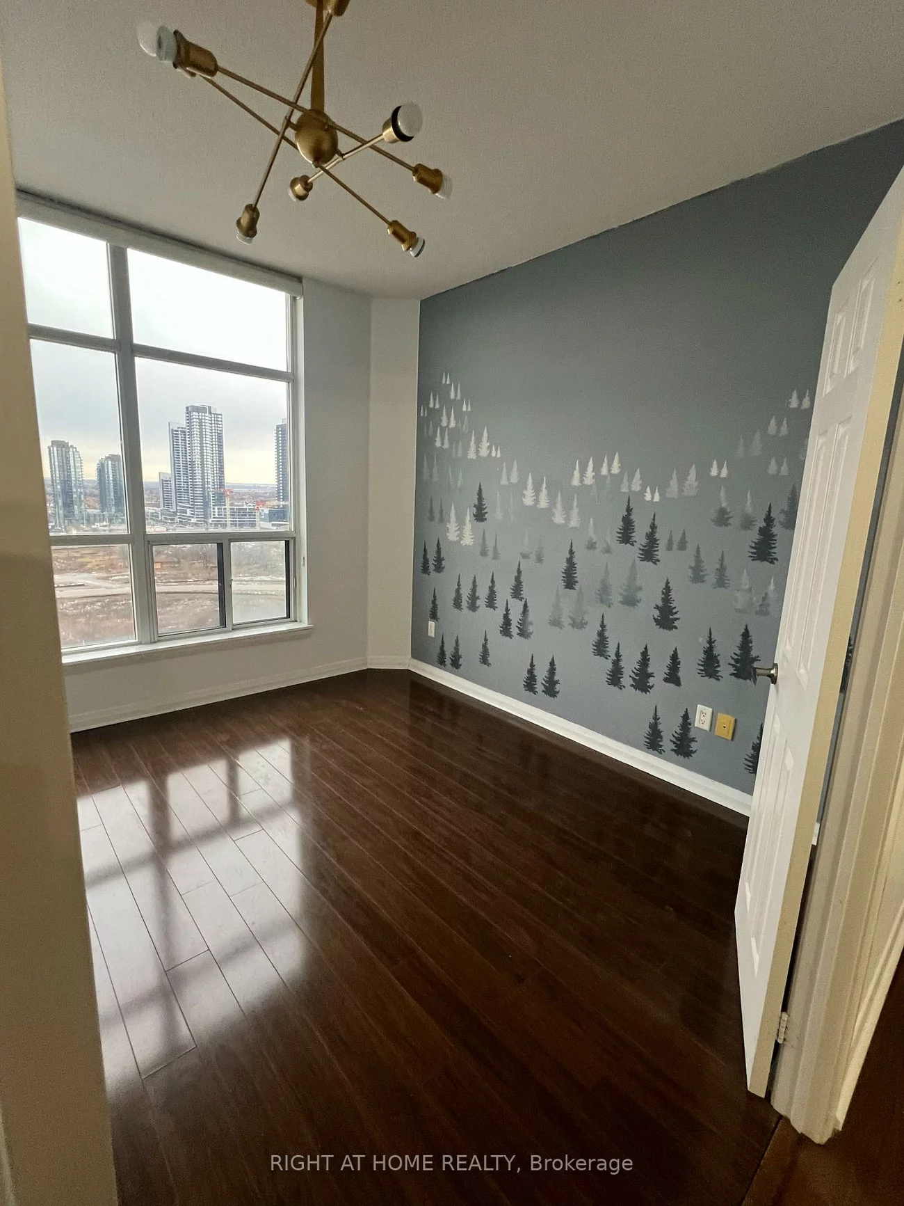 220, Forum, Hurontario, Mississauga