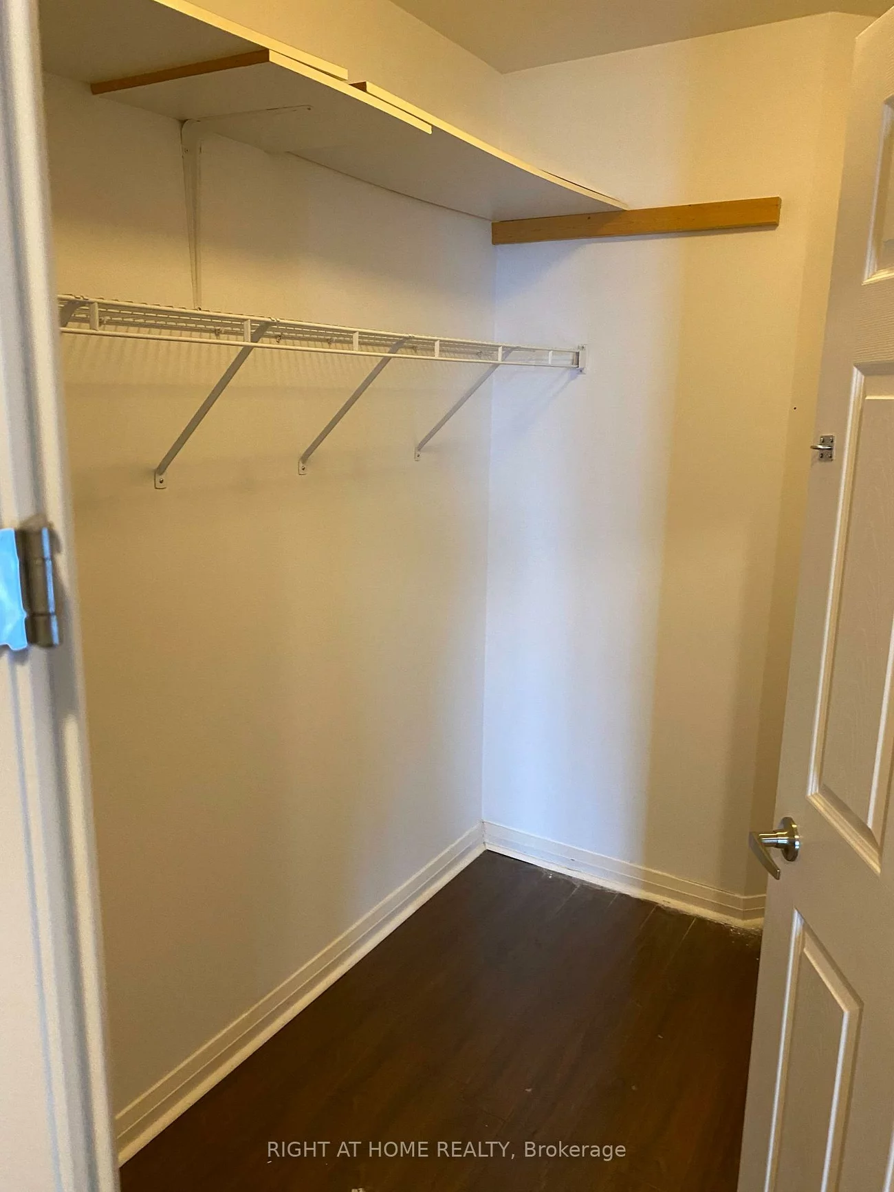 220, Forum, Hurontario, Mississauga