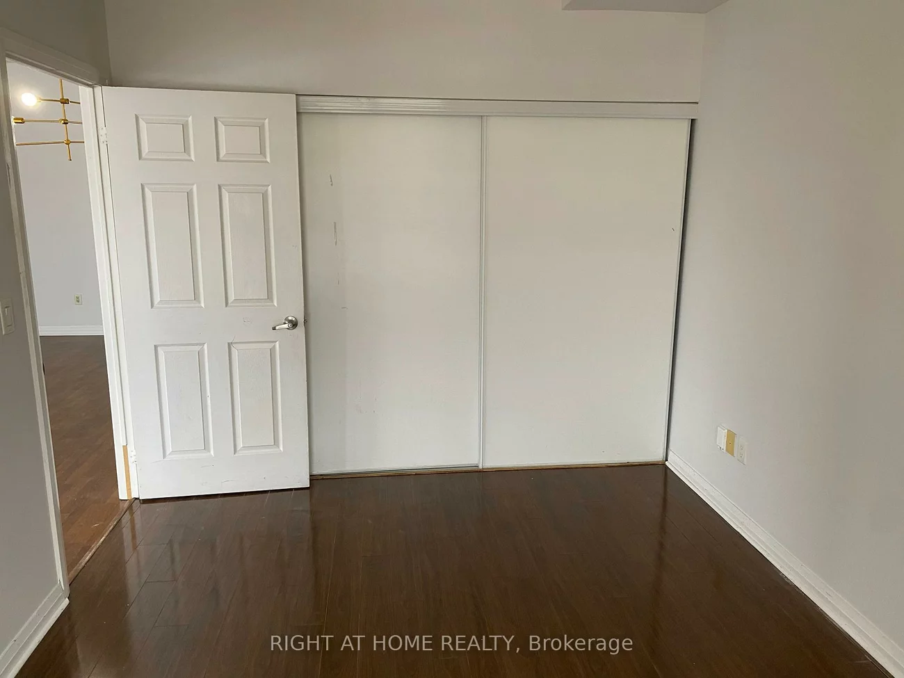 220, Forum, Hurontario, Mississauga