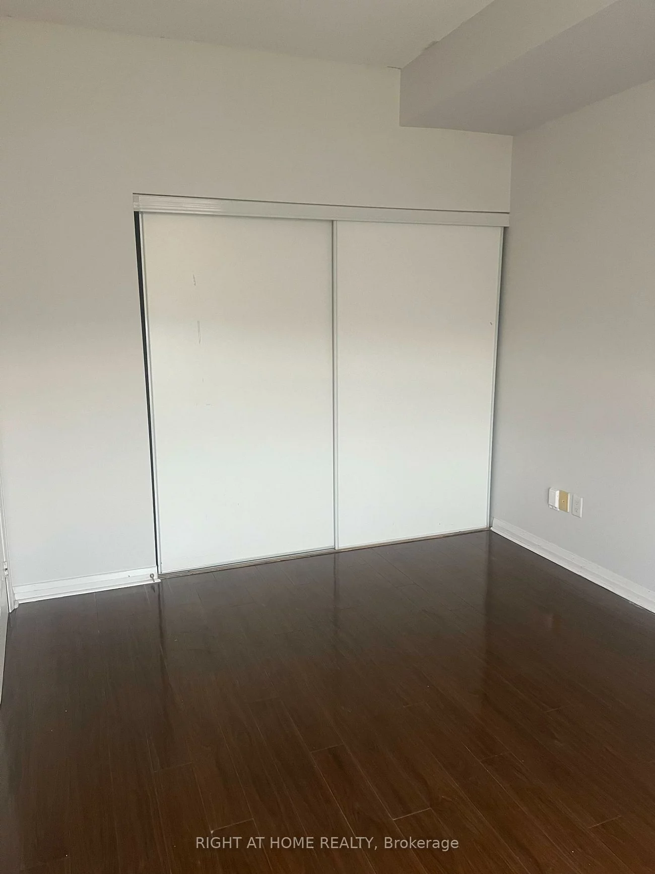 220, Forum, Hurontario, Mississauga