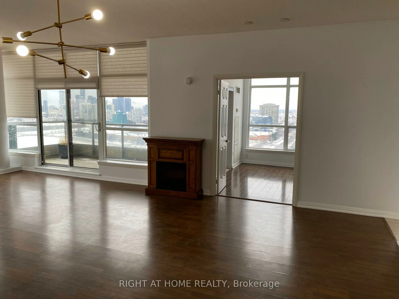 220, Forum, Hurontario, Mississauga