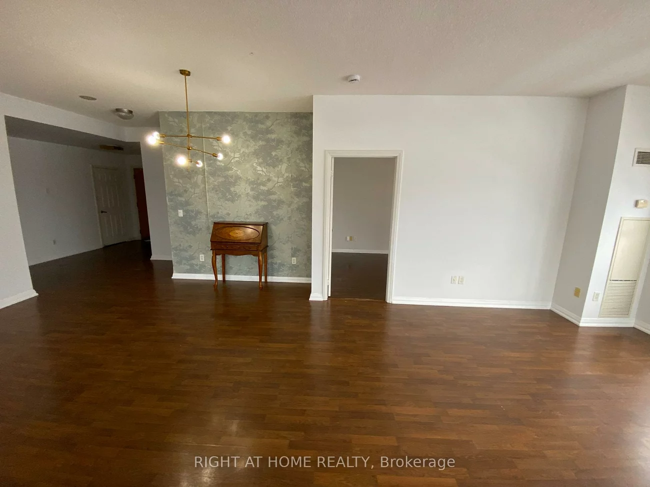 220, Forum, Hurontario, Mississauga