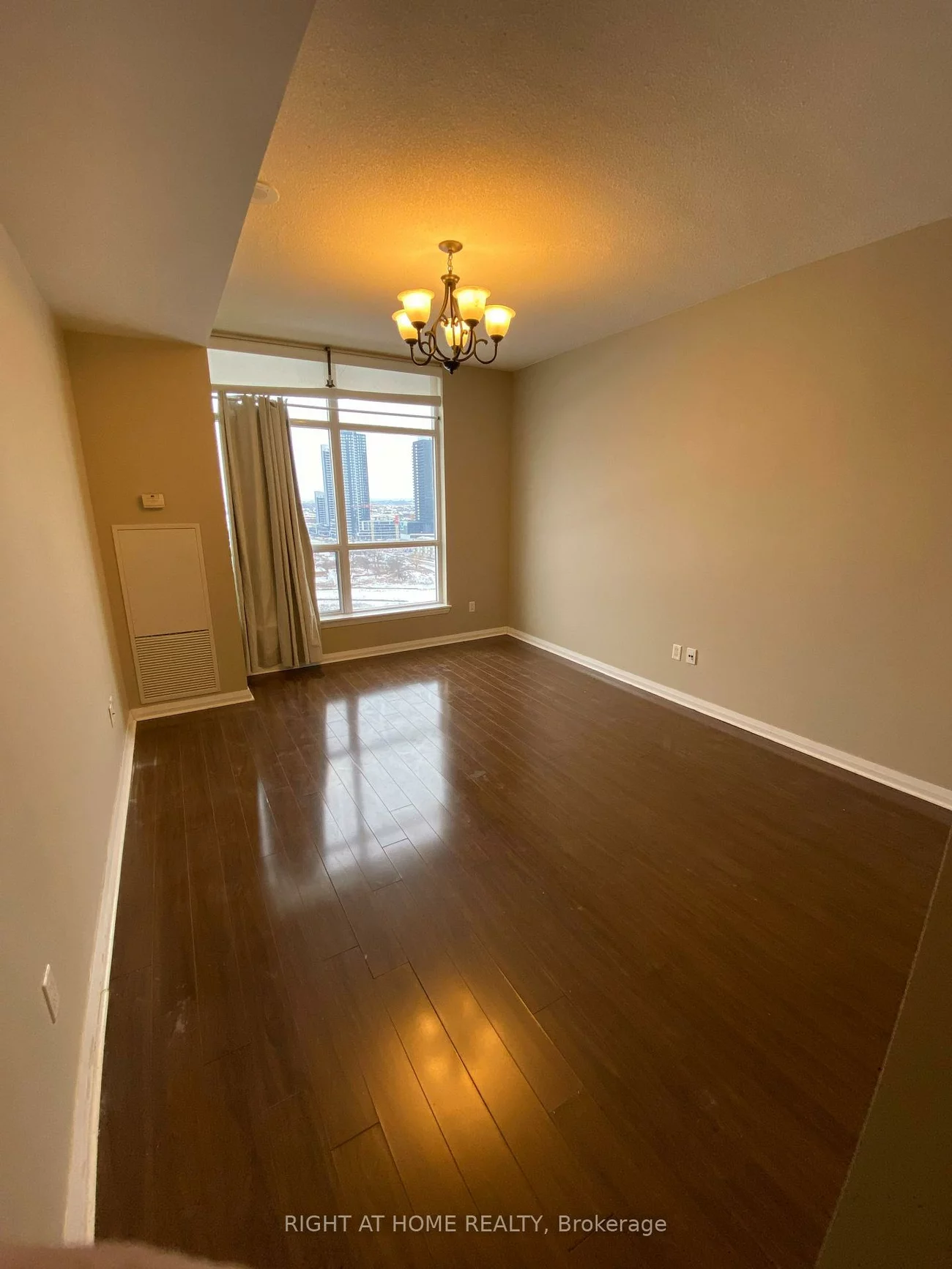 220, Forum, Hurontario, Mississauga