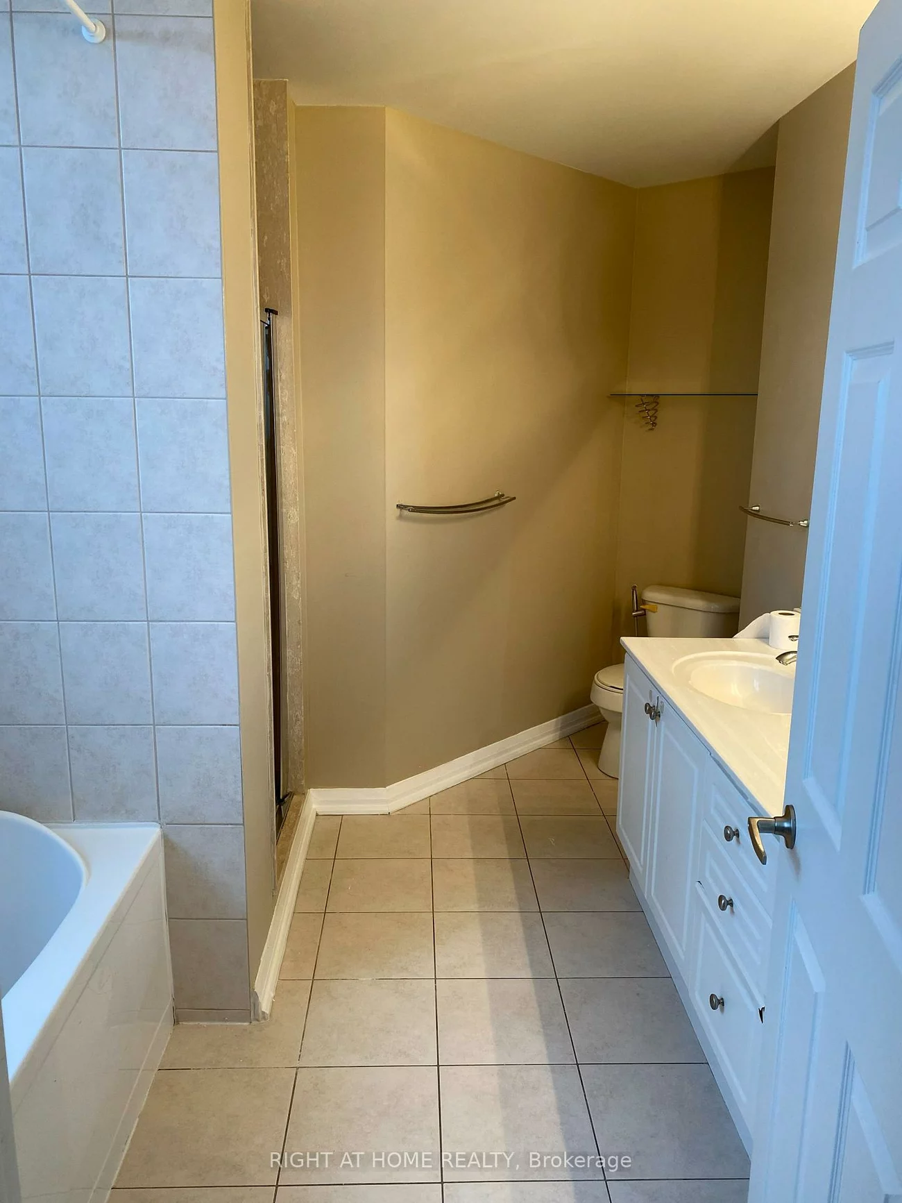 220, Forum, Hurontario, Mississauga