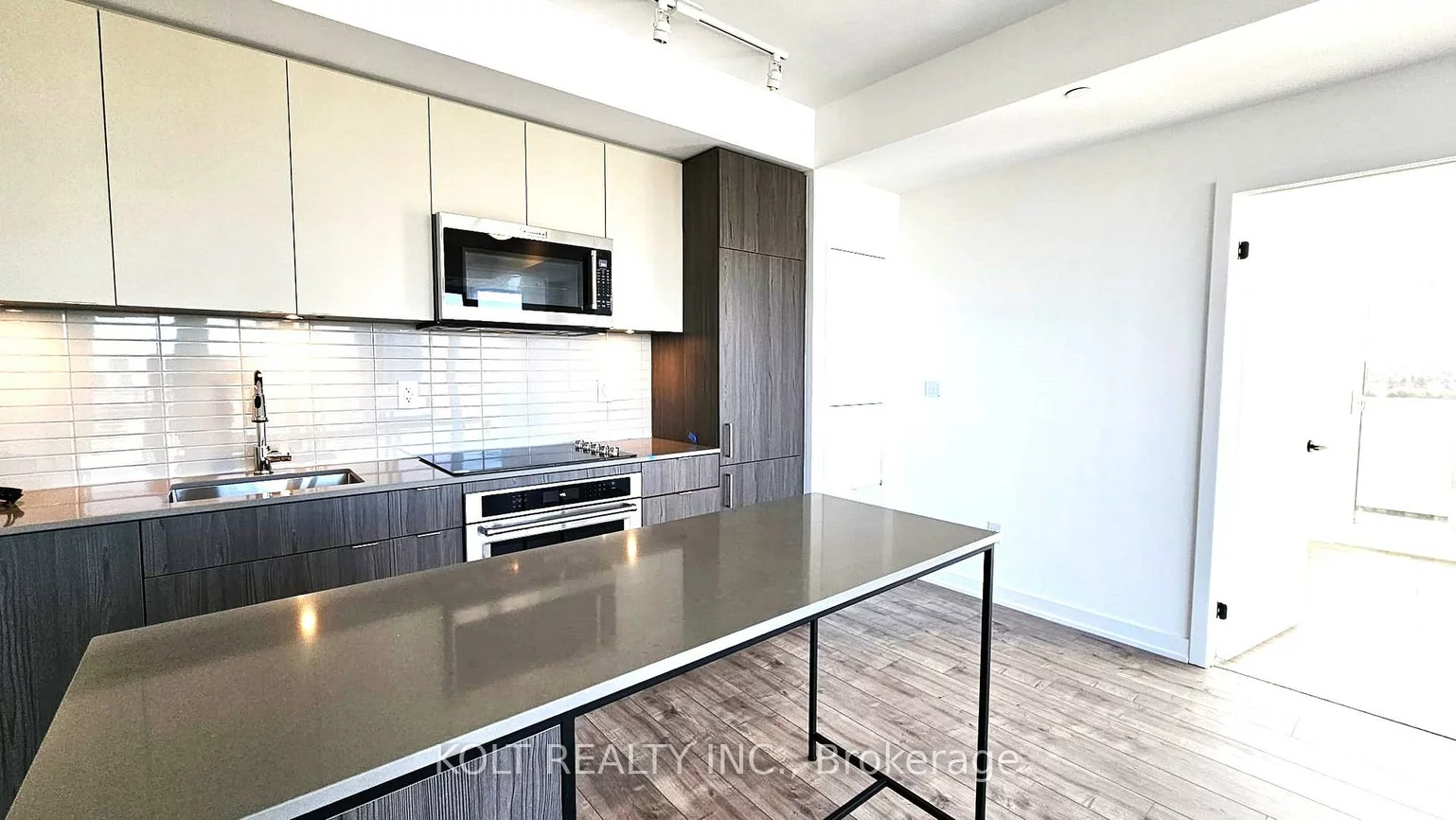 220, Missinnihe, Port Credit, Mississauga