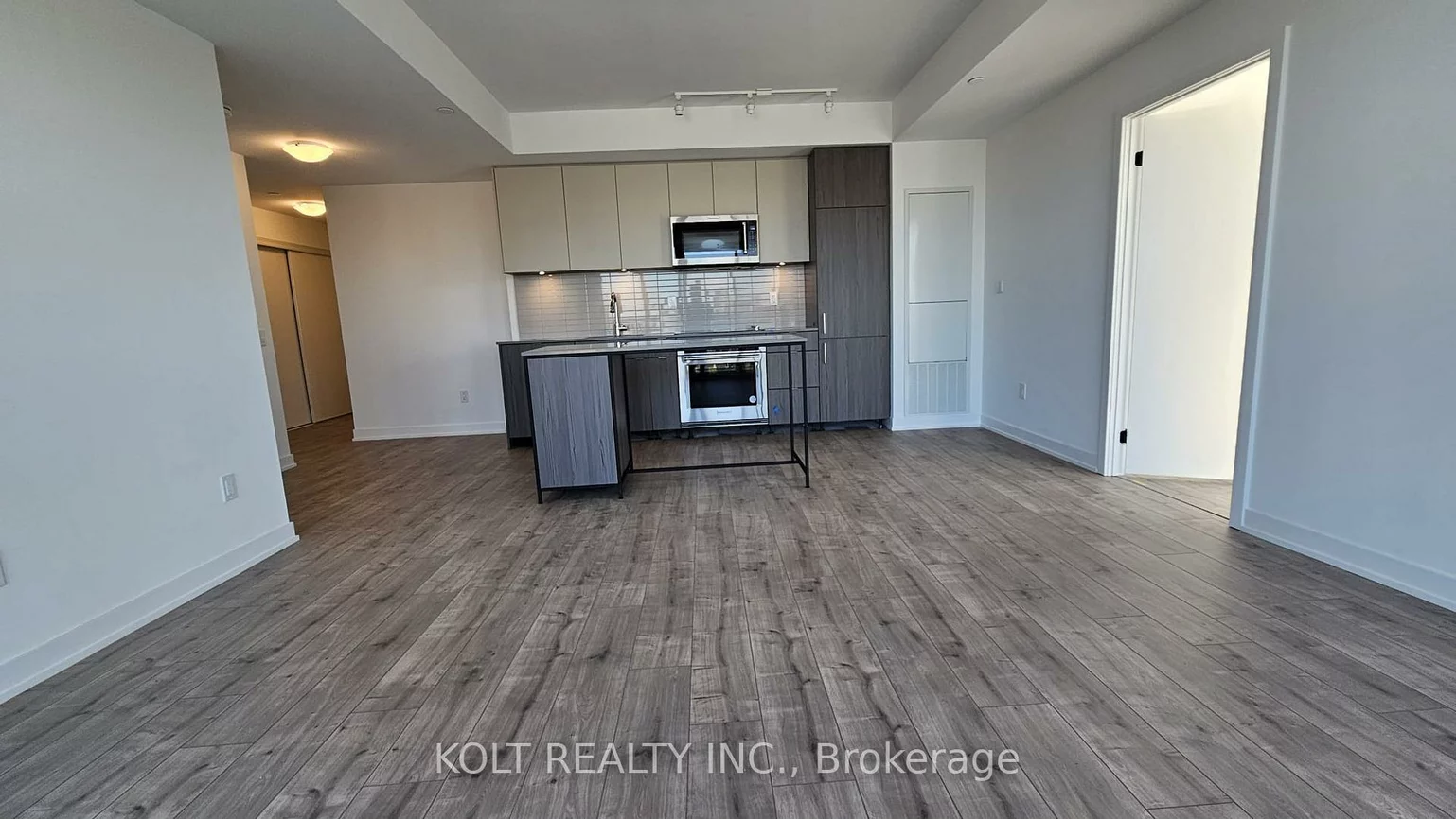 220, Missinnihe, Port Credit, Mississauga