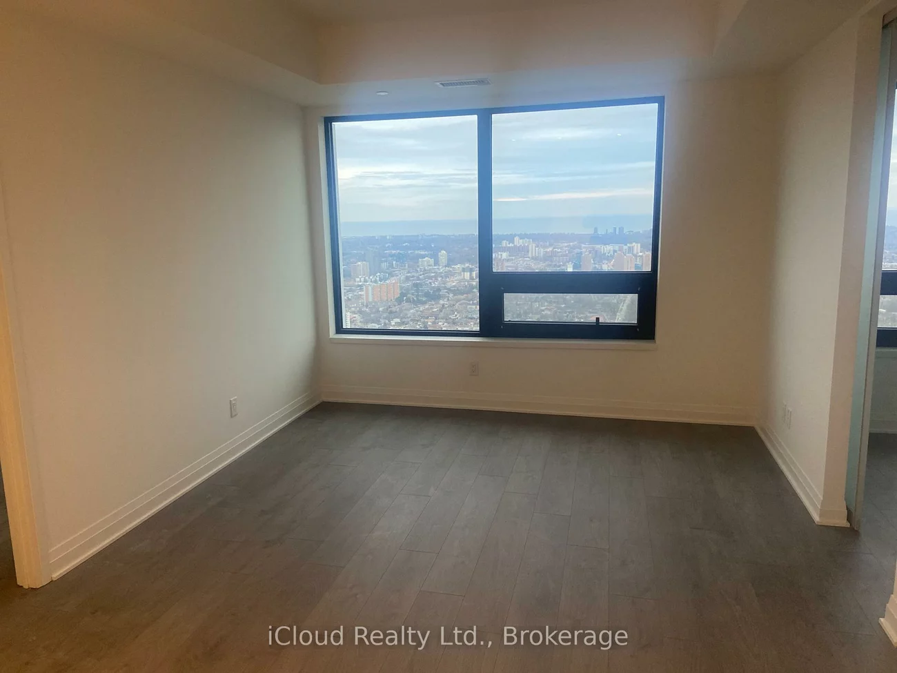 4015, The Exchange, City Centre, Mississauga