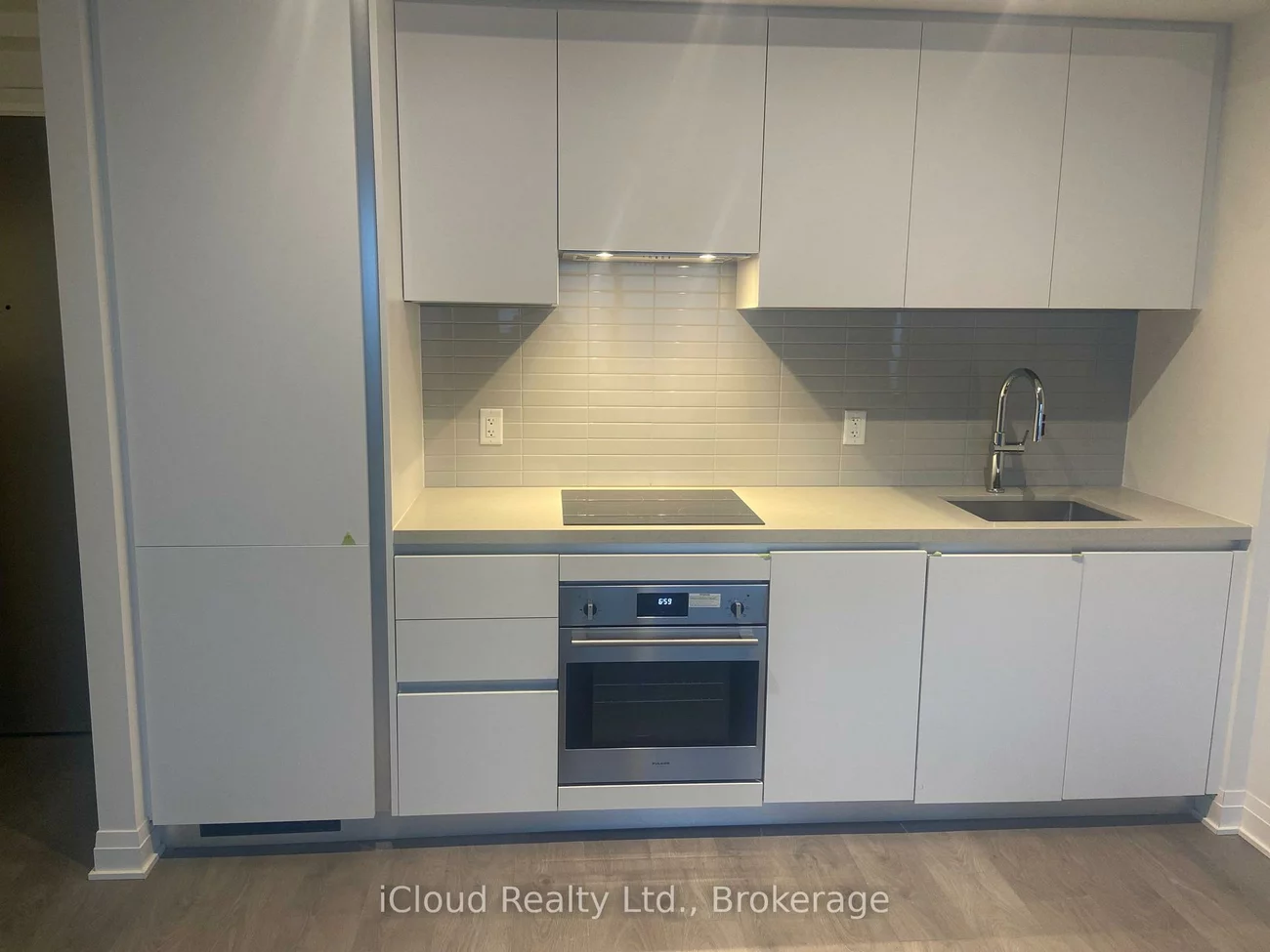 4015, The Exchange, City Centre, Mississauga