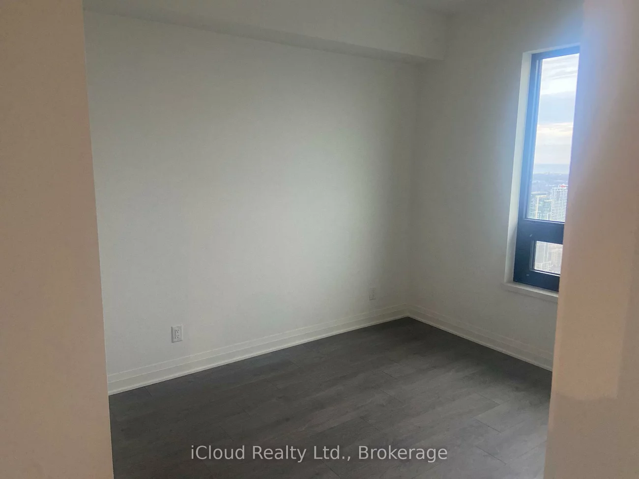 4015, The Exchange, City Centre, Mississauga