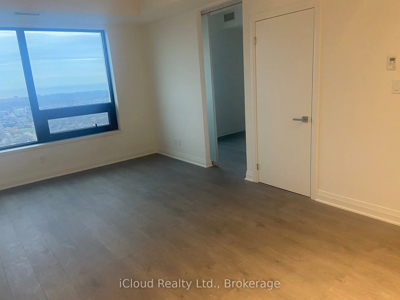 4015, The Exchange, City Centre, Mississauga