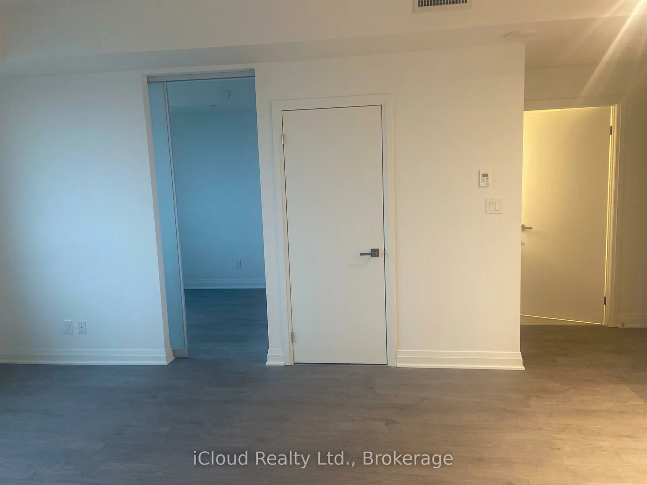 4015, The Exchange, City Centre, Mississauga