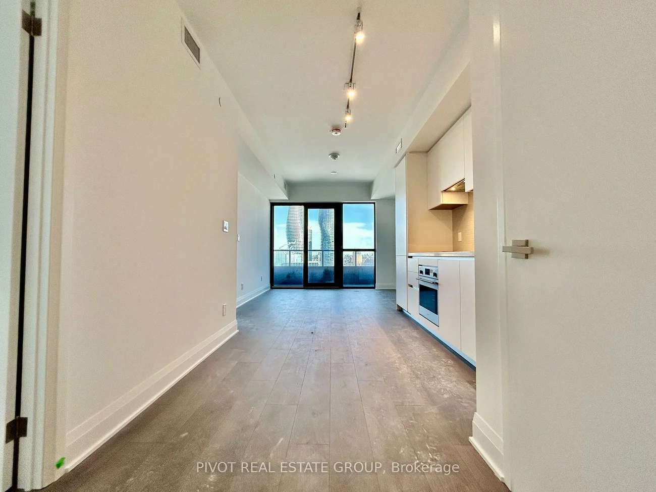 2, Erskine, City Centre, Mississauga