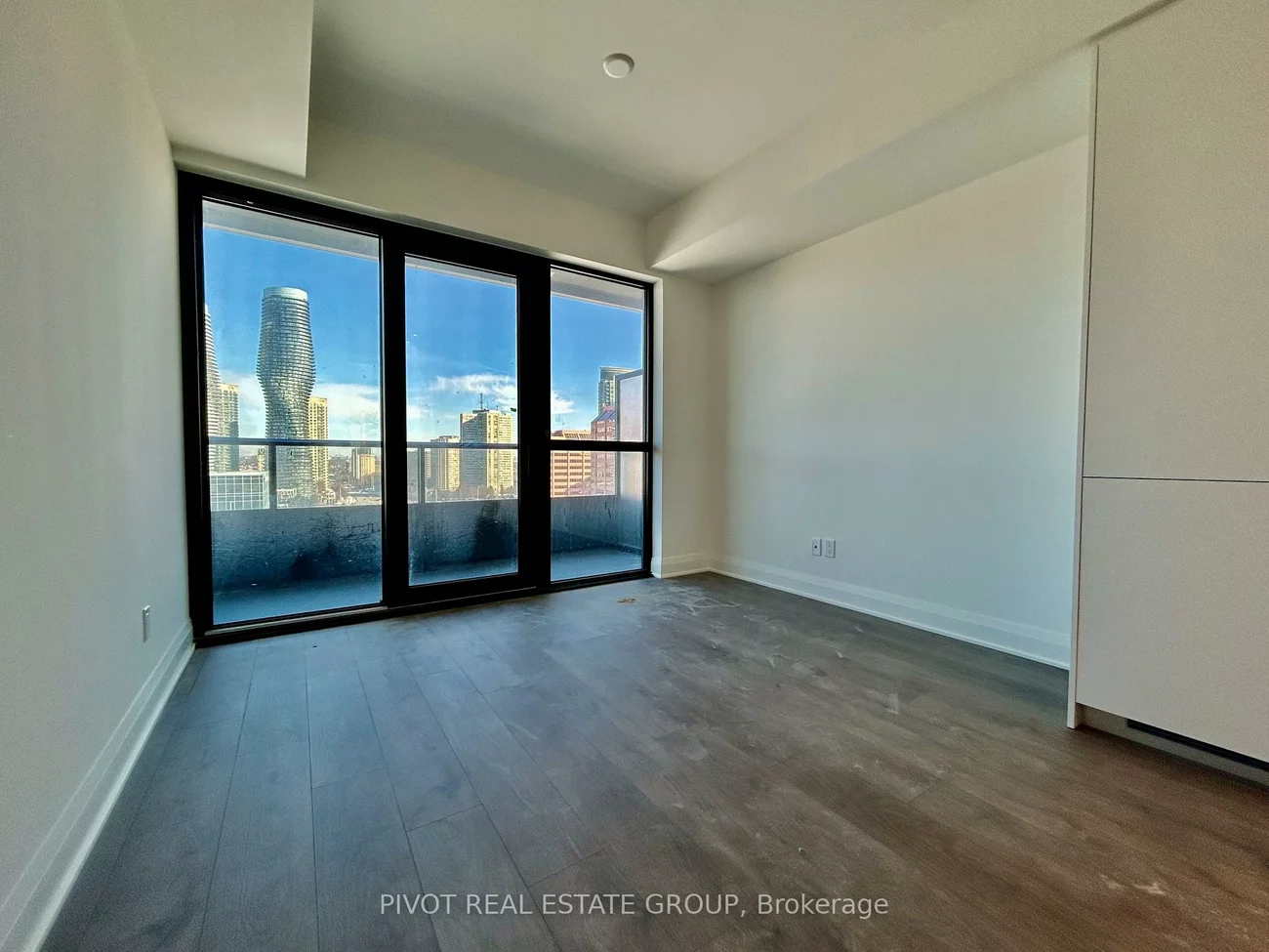 2, Erskine, City Centre, Mississauga