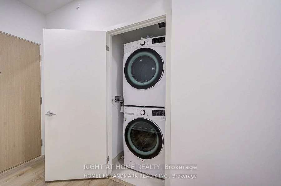 395, Square One, City Centre, Mississauga