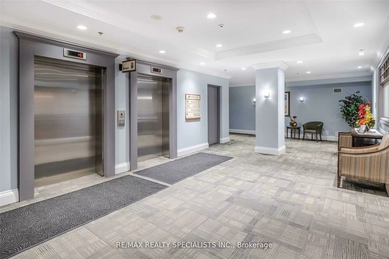 810, Scollard, East Credit, Mississauga