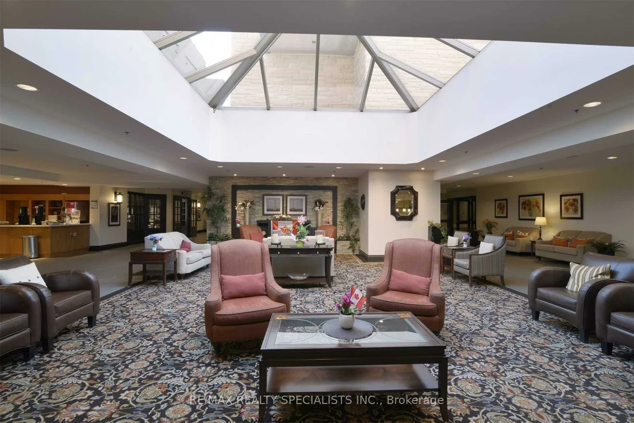 810, Scollard, East Credit, Mississauga