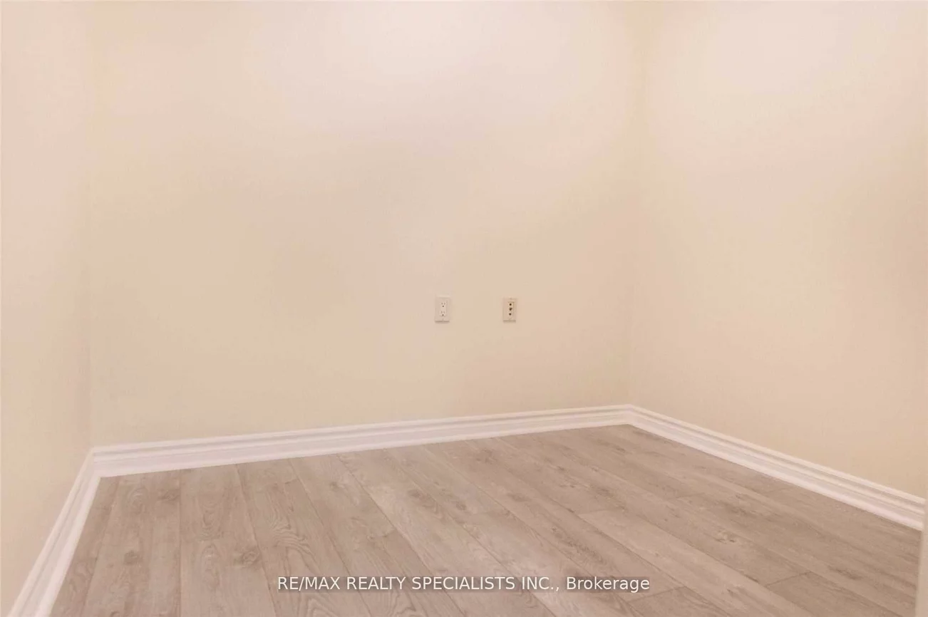 810, Scollard, East Credit, Mississauga