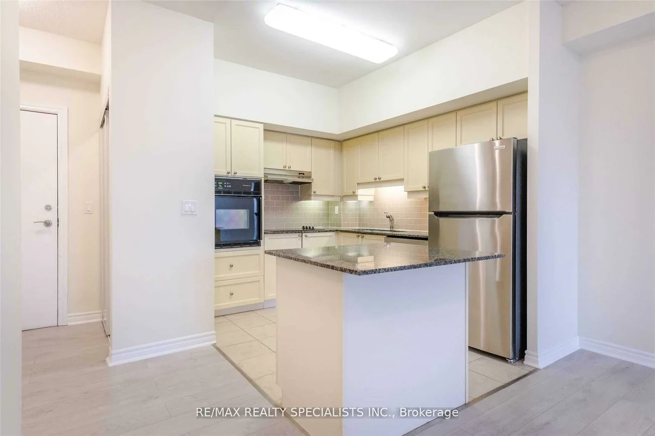 810, Scollard, East Credit, Mississauga