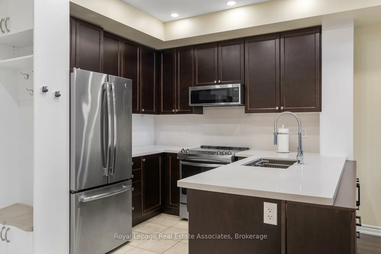 570, Lolita, Mississauga Valleys, Mississauga