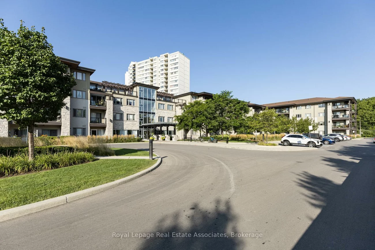 570, Lolita, Mississauga Valleys, Mississauga