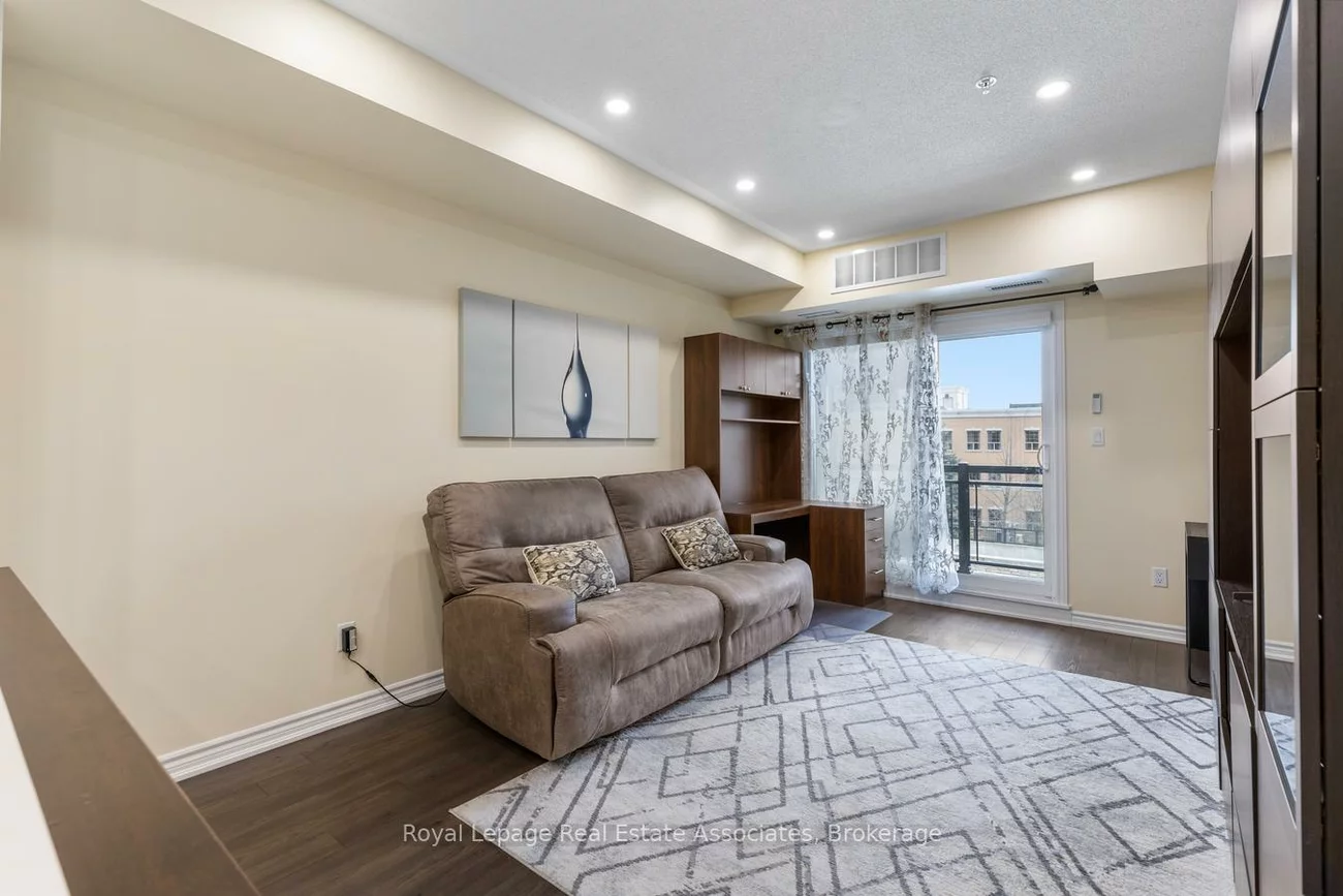 570, Lolita, Mississauga Valleys, Mississauga