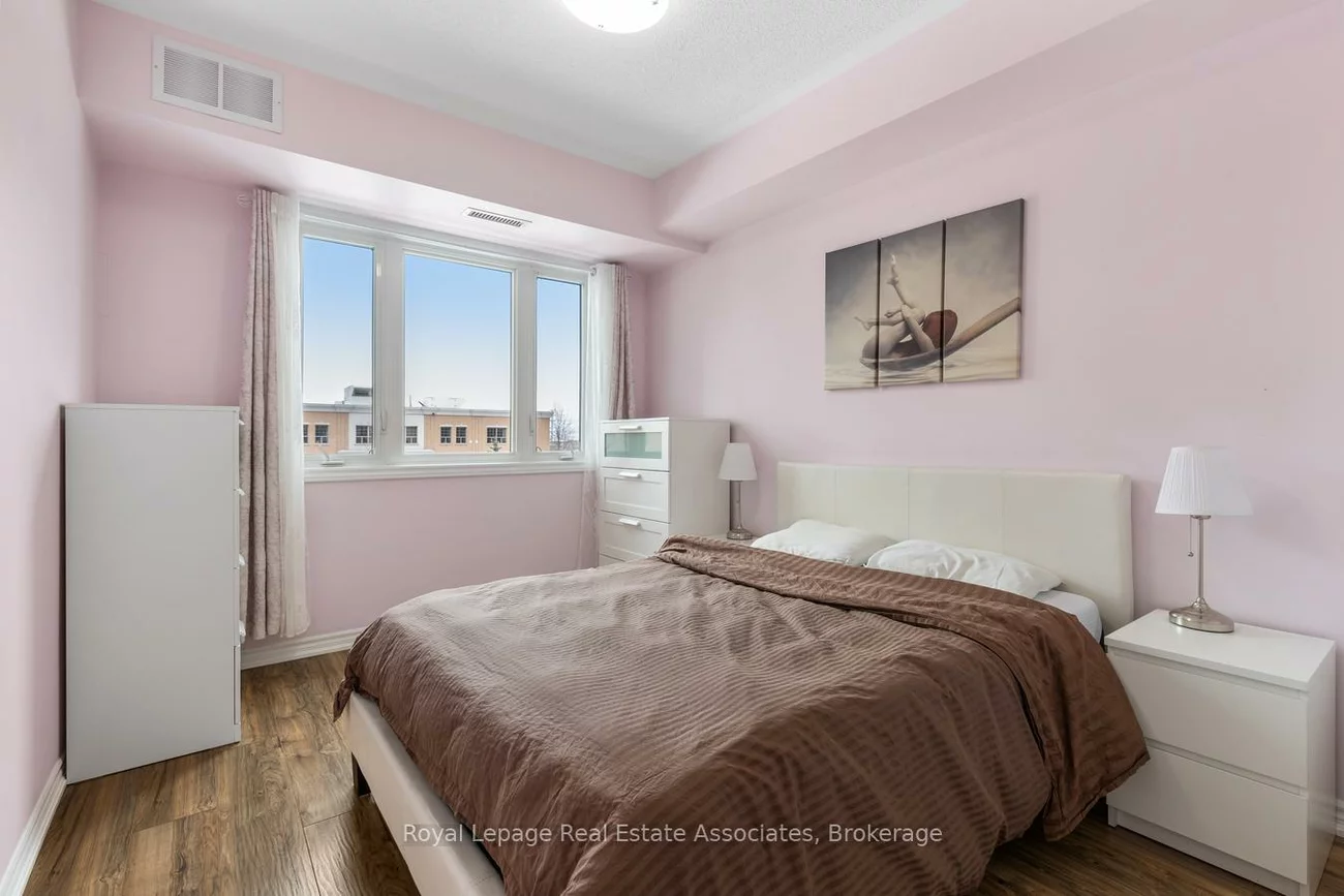 570, Lolita, Mississauga Valleys, Mississauga