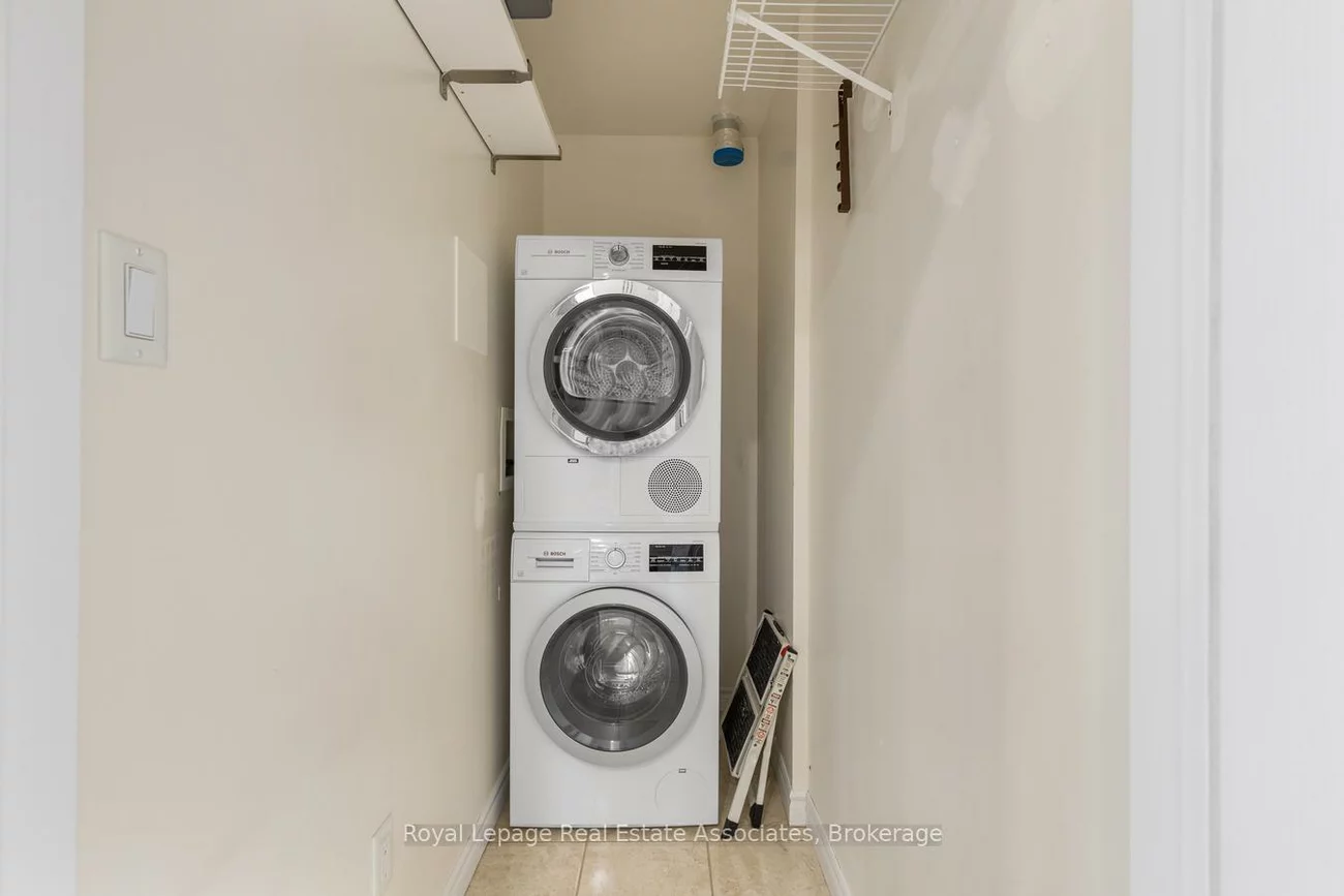 570, Lolita, Mississauga Valleys, Mississauga