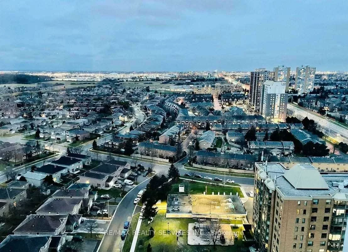 35, Watergarden, Hurontario, Mississauga