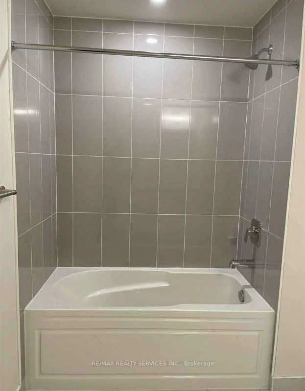 35, Watergarden, Hurontario, Mississauga