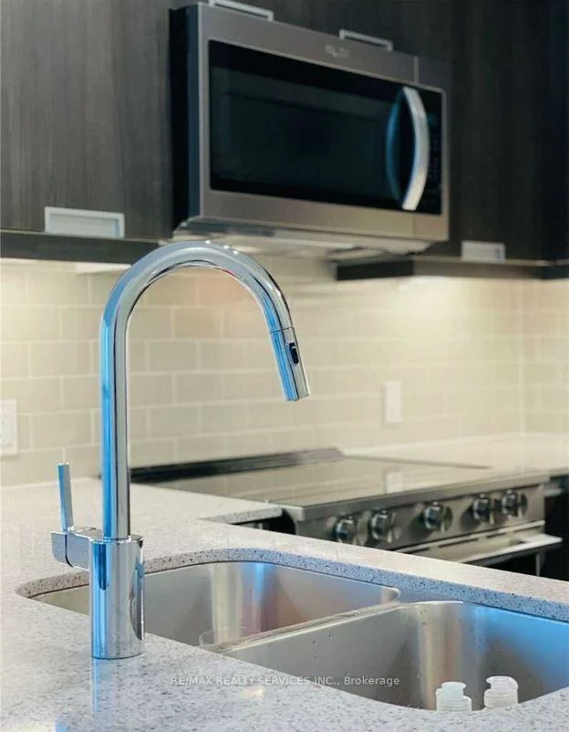 35, Watergarden, Hurontario, Mississauga