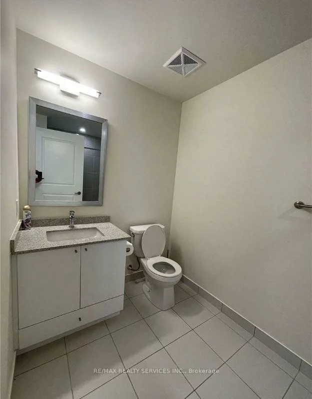 35, Watergarden, Hurontario, Mississauga