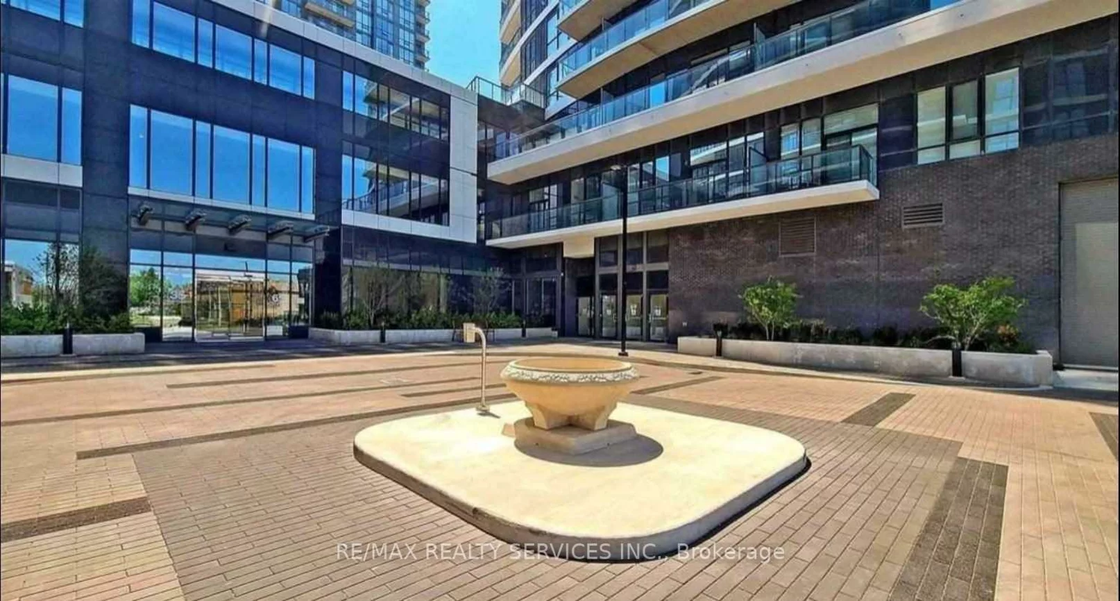 35, Watergarden, Hurontario, Mississauga
