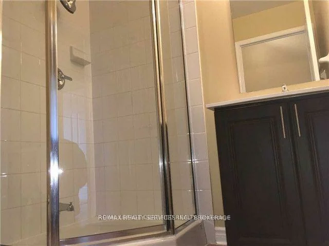 388, Prince Of Wales, City Centre, Mississauga