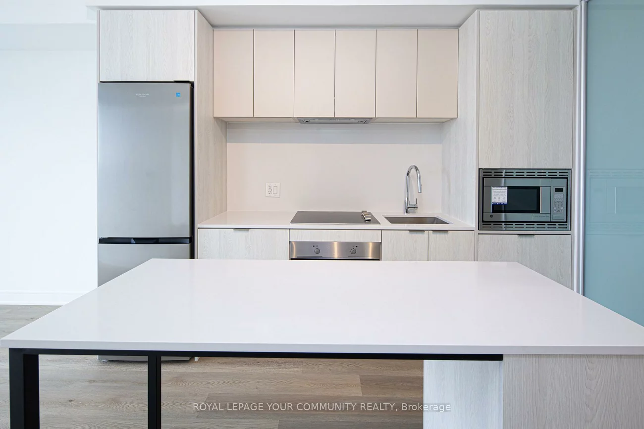 86, Dundas, Cooksville, Mississauga